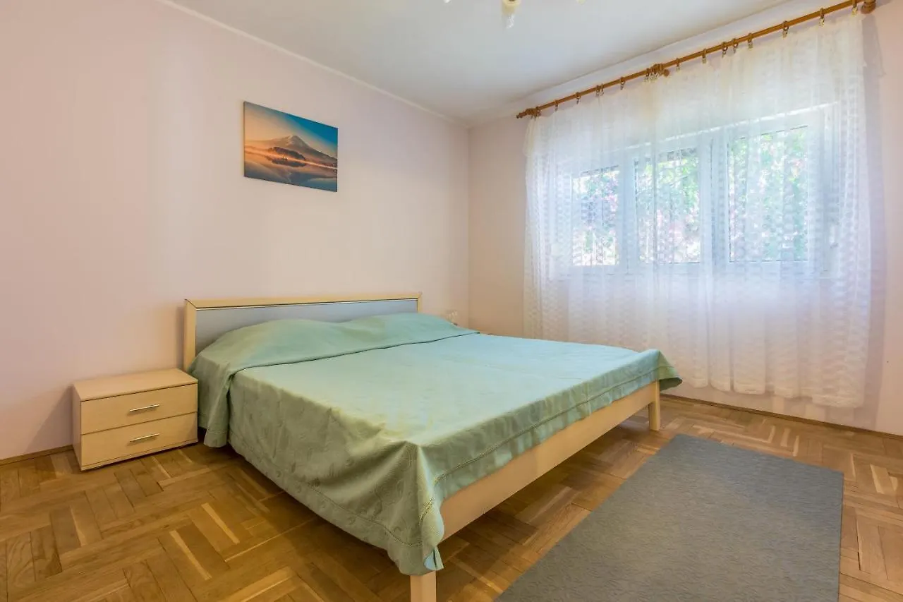 Apartment Eugen 크리크베니카 0*,